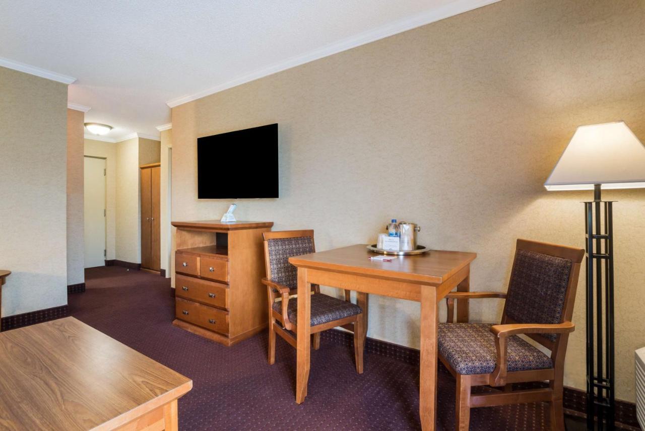 Best Western Plus Norwester Hotel & Conference Centre Thunder Bay Buitenkant foto